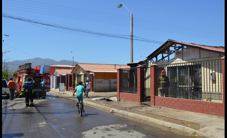 Incendio estructural deja damnificada a familia en villa El Portal