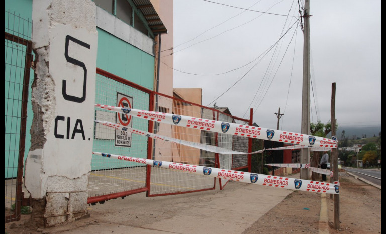 Bomberos en problemas: Terremoto destruyó cuartel de la Quinta Compañía de Sotaquí