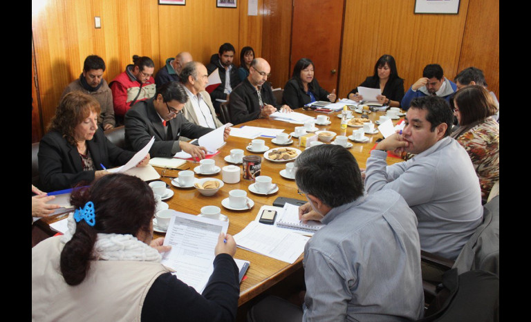 MOP presenta propuesta de plantas desalinizadoras para la provincia 
