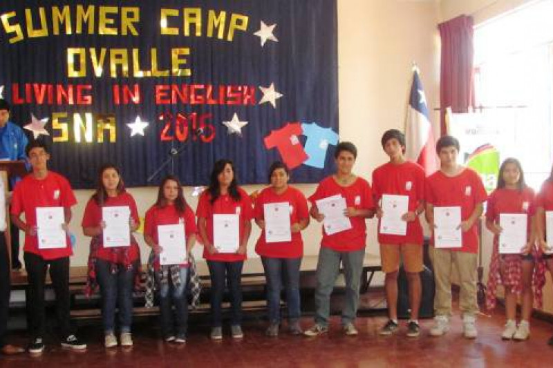 Estudiantes fortalecen el idioma inglés a través de campamento de verano
