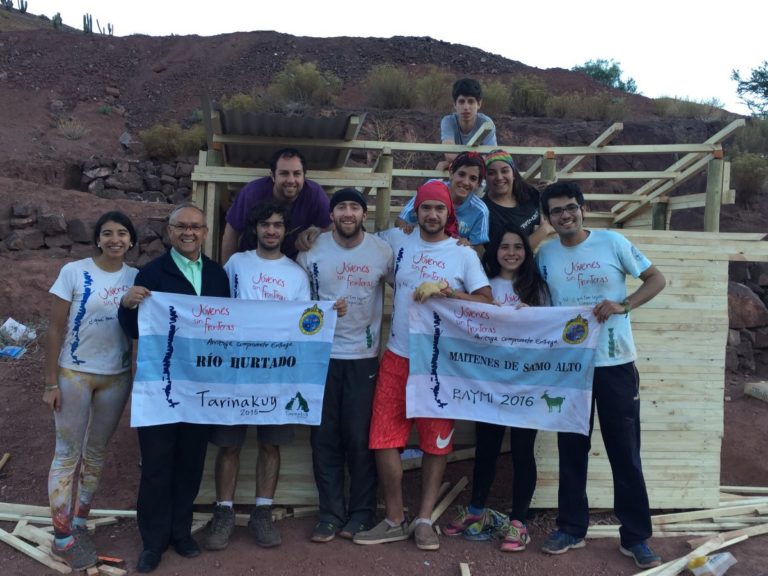 Estudiantes voluntarios se despiden de Río Hurtado