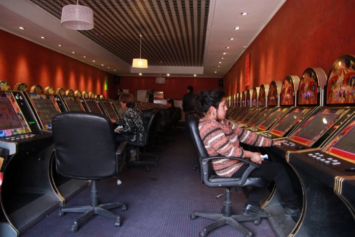 El azar que pone en riesgo la existencia de las salas de juego