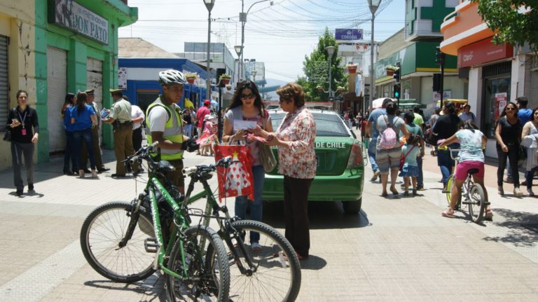Autoridades llaman al autocuidado durante las compras navideñas 