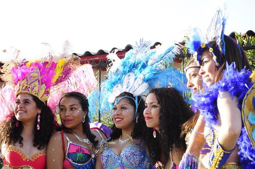 Agrupaciones ovallinas se presentan en “Variete Danza”