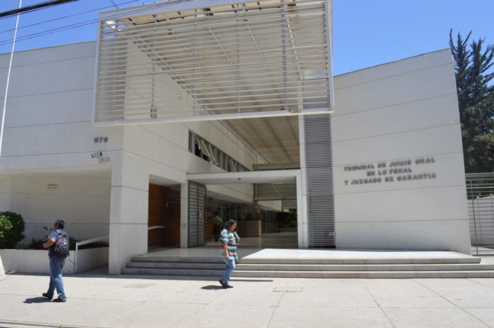Menor es formalizada por agresión y asalto a otra joven en centro de Ovalle 