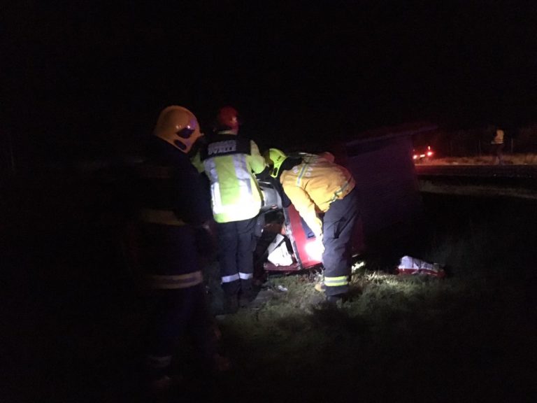 El único ocupante de la camioneta falleció en el lugar.