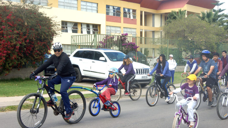 Toda la familia participó de estas actividades deportivas organizadas por el Colegio Santa Teresa de Jesús y Colegio Tamelcura.