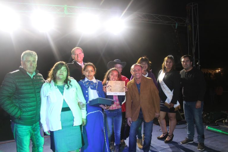 La Junta de Vecinos Villa Los Lagos, gracias a Alicia Villarroel con el tema "Te Quedó Grande la Yegua", se quedaron con el segundo lugar.