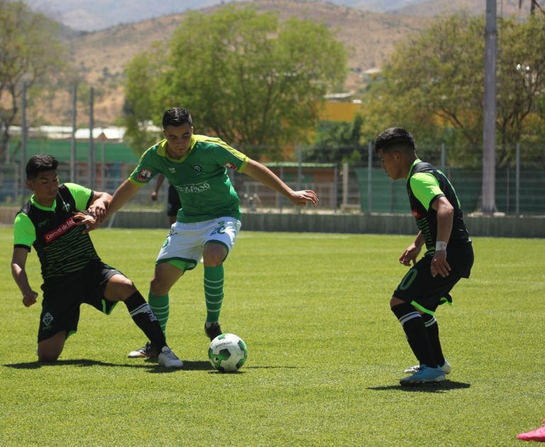 CSD Ovalle no pudo ante Ferro Lampa, a pesar de contar con dos jugadores de ventaja durante los últimos 20 minutos de partido.