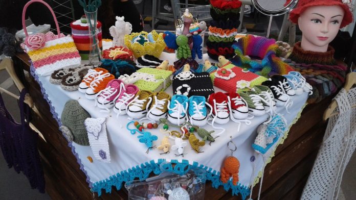 “Mi Punto Crochet” es el emprendimiento de Elizabeth Segovia, donde destacan gorros, bufandas y ropa para mascotas.