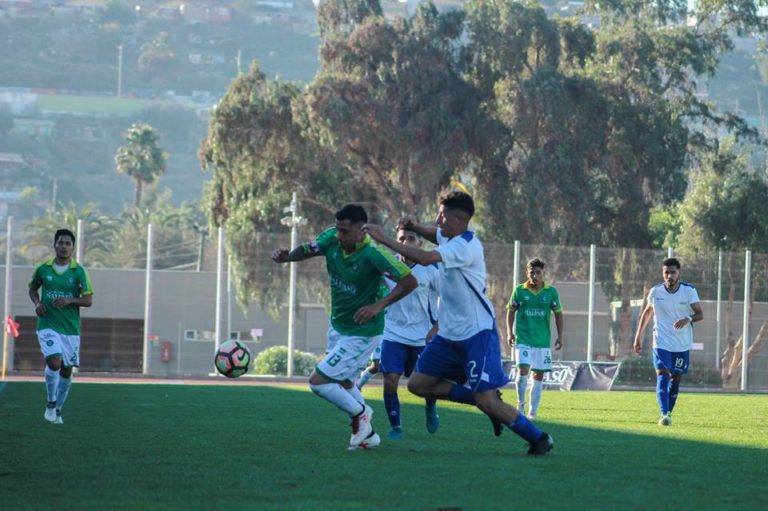 Alrededor de 500 personas llegaron a alentar al equipo de la gente