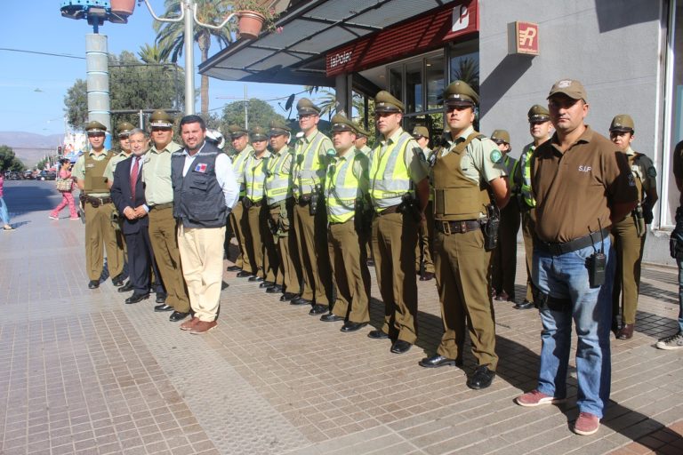 En pleno paseo peatonal de Ovalle se dio inicio a una nueva ronda especial de carabineros, una actividad coordinada y realizada simultáneamente en todas las regiones de Chile.