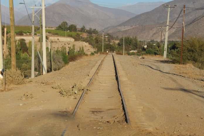 Las calles de tierra de la población Vista Hermosa, además de las intersecciones de las poblaciones Villa El Palqui, Barrio Nuevo, Villa Jerusalén y Villa Los Espinos tendrán pronto un nuevo rostro gracias a las obras de pavimentación anunciadas. (FOTO: CEDIDA)