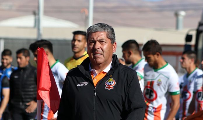 Gustavo Huerta renovó su contrato con Cobresal por todo el 2021.