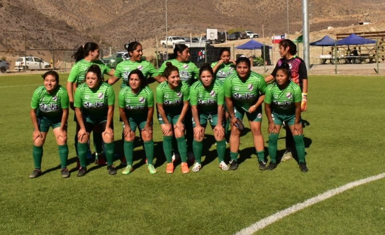 p5_foto_1_condor_de_huallillinga_campeon_de_cuadrangular_femenino