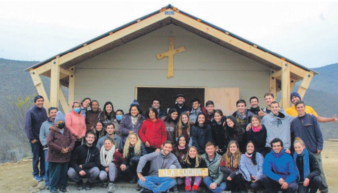 p2_jovenes_misioneros_construyen_capillas_en_la_provincia_del_limari_
