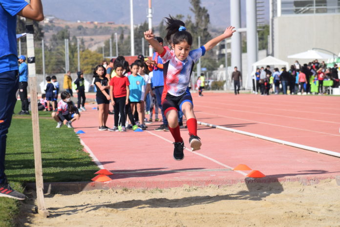 p8_foto_2_campeonato_de_atletismo_escolar_en_el_estadio_diaguita