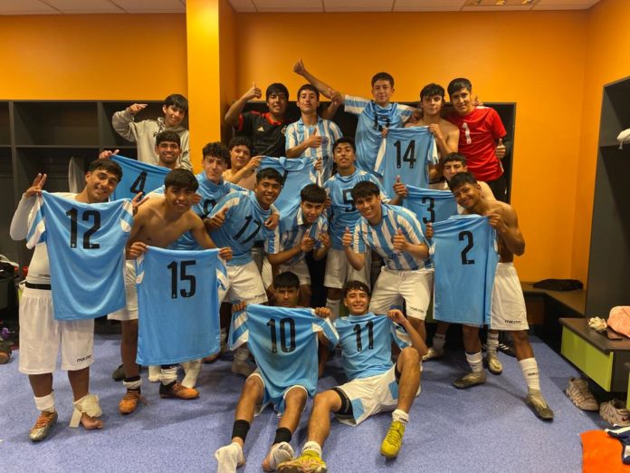 El camarín del FC Monte Patria se llenó de alegría tras el triunfo ante CEFF Copiapó.