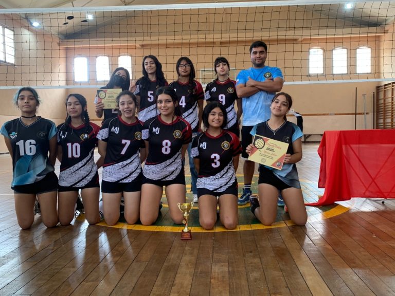 p8_foto_2_ace_voley_ovalle_se_alza_en_podios_de_campeonatos_regionales