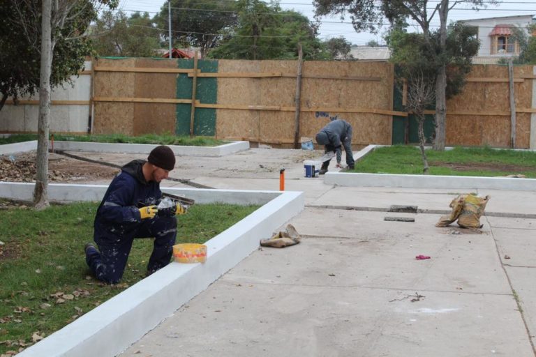 p4_un_60_de_avance_tiene_la_plaza_carlos_condell_de_villa_los_naranjos